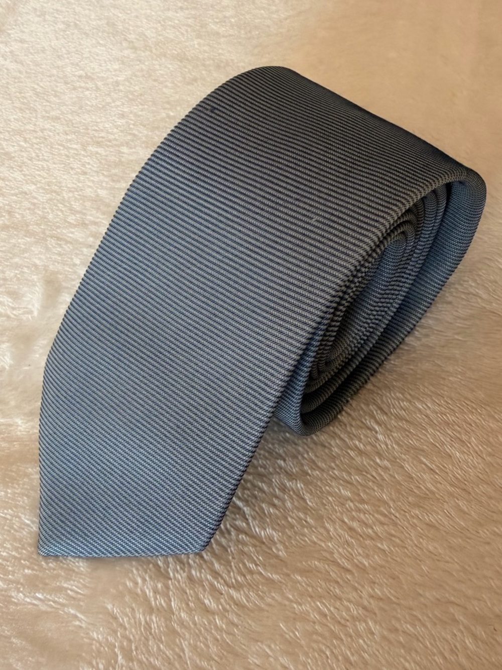 Boss Men's Solid Gray Ribbed Silk Tie